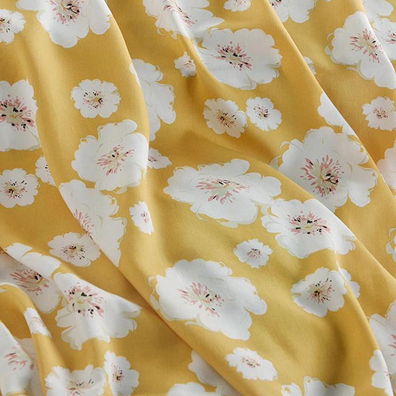 Soft Summer Yellow Clothing - Weißer Blumenmuster auf schönem gelbem 145